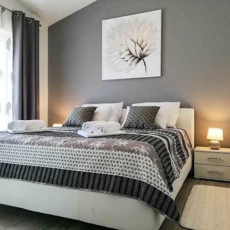 Apartment Sara คาชเตลา ภายนอก รูปภาพ