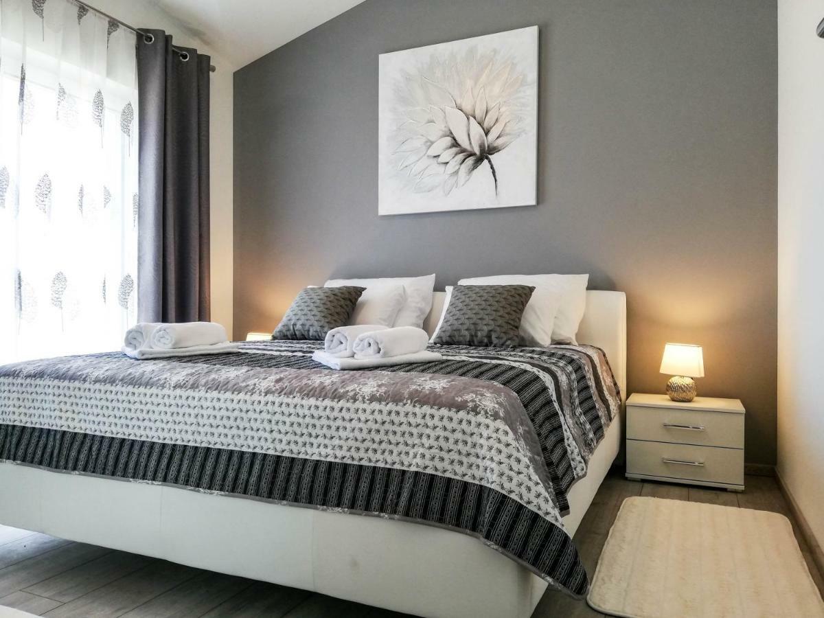 Apartment Sara คาชเตลา ภายนอก รูปภาพ